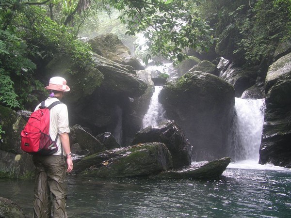 OLYMPUS DIGITAL CAMERA         